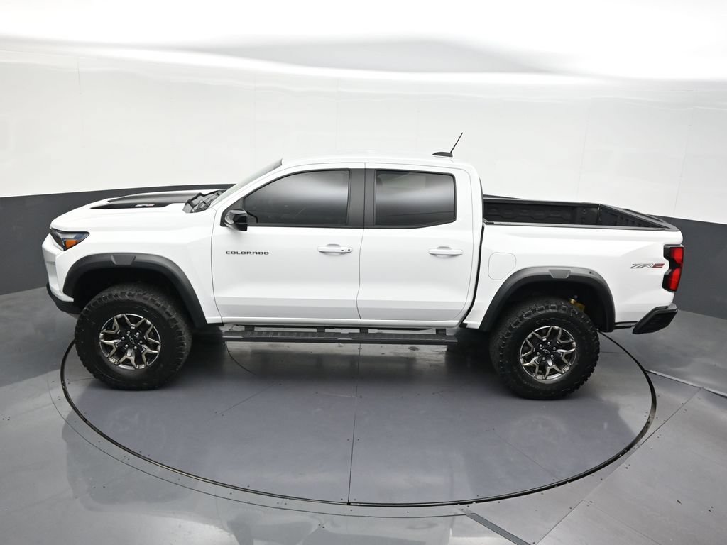 Used 2024 Chevrolet Colorado ZR2 AWD/4WD image 21