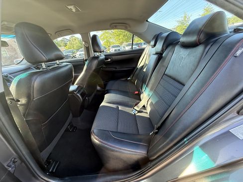 Used 2015 Toyota Camry SE FWD image 12