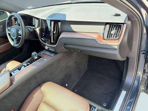 Used 2023 Volvo XC60 B5 Plus w/ Climate Package FWD image 31