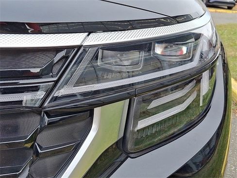 Certified 2025 Kia Seltos SX w/ SX Sunroof Package image 9