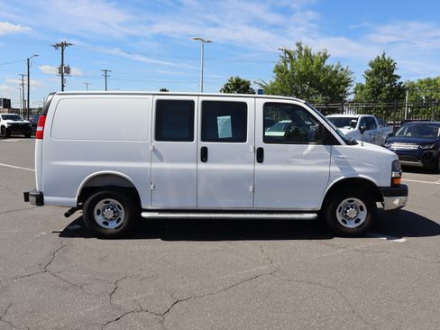 Used 2025 Chevrolet Express 2500 w/ Driver Convenience Package RWD image 12