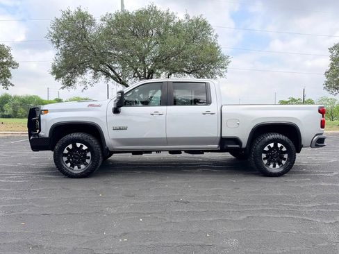 Used 2020 Chevrolet Silverado 2500 LT w/ Texas Edition AWD/4WD image 3