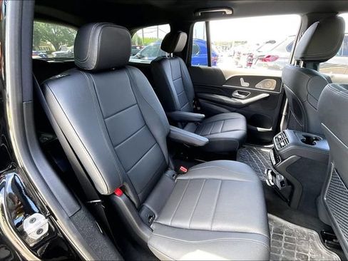 Used 2025 Mercedes-Benz GLS 450 4MATIC image 24