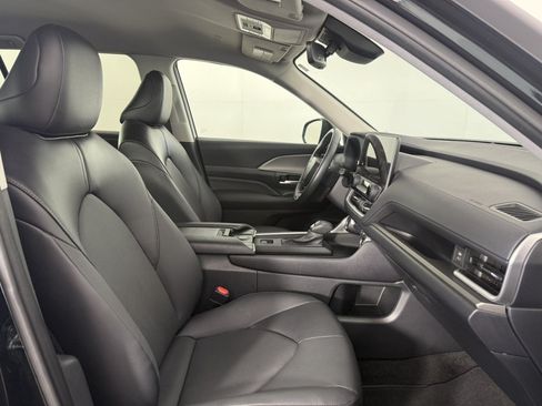 Used 2024 Toyota Grand Highlander AWD image 10