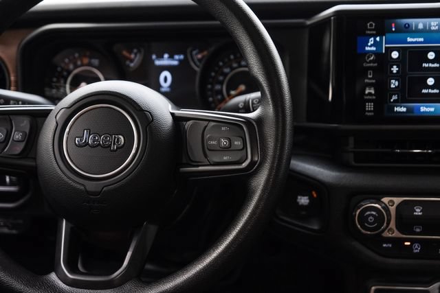 Used 2025 Jeep Gladiator Sport AWD/4WD image 59
