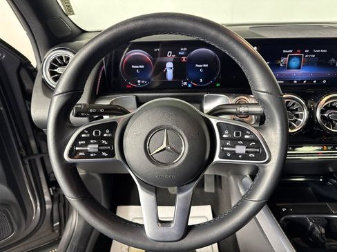 Used 2022 Mercedes-Benz GLB 250 4MATIC image 10