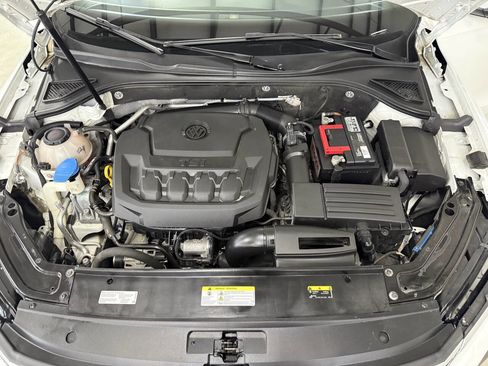Used 2018 Volkswagen Passat 2.0T R-Line w/ R-Line Lighting Package image 7