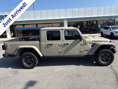 Used 2022 Jeep Gladiator Rubicon w/ LED Lighting Group AWD/4WD image 1