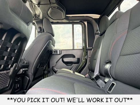 Used 2021 Jeep Gladiator Rubicon AWD/4WD image 24