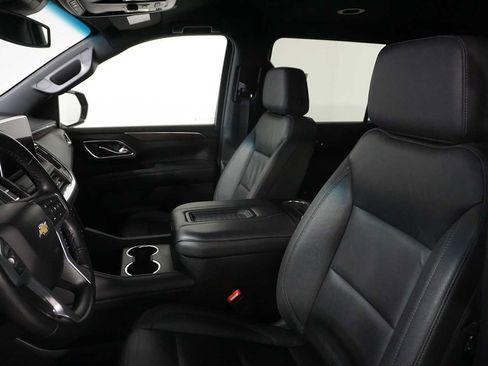Used 2024 Chevrolet Suburban LT image 23