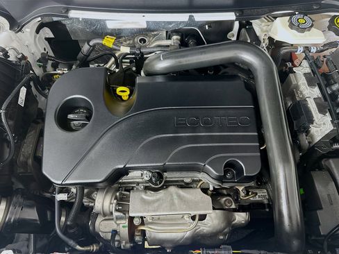 Used 2024 Chevrolet Equinox LS w/ LS Convenience Package image 31