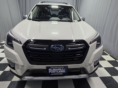Used 2023 Subaru Forester Touring AWD/4WD image 5