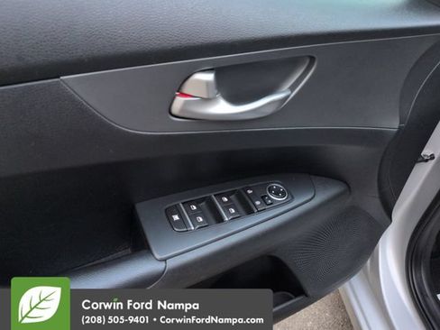 Used 2019 Kia Forte LXS FWD image 11
