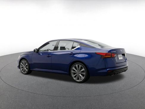 Used 2025 Nissan Altima 2.5 SV FWD image 7