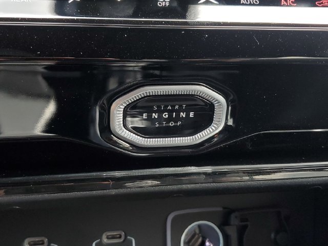 New 2027 Jeep Grand Cherokee Altitude AWD/4WD image 31