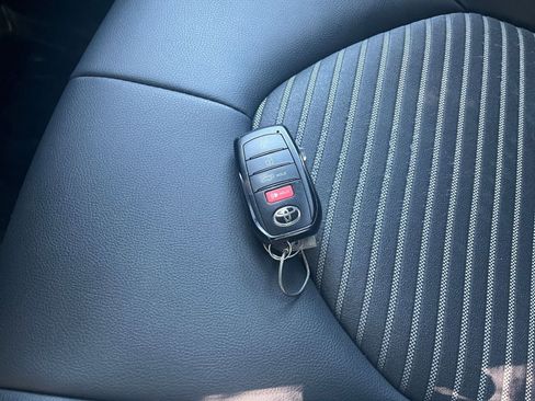 Used 2025 Toyota Highlander XSE AWD/4WD image 21