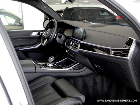 Used 2022 BMW X7 xDrive40i w/ M Sport Package AWD/4WD image 32