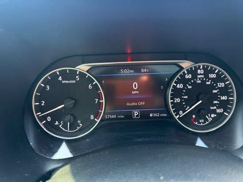 Used 2023 Nissan Sentra SR w/ SR Premium Package FWD image 10
