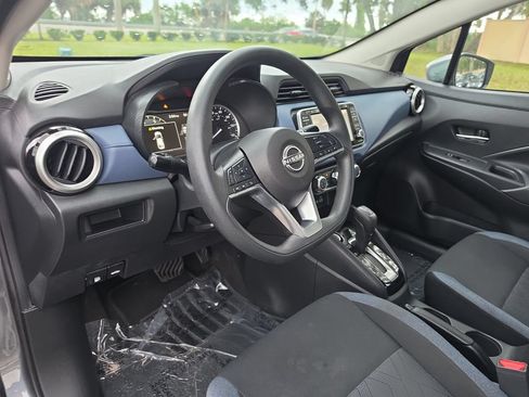 Used 2023 Nissan Versa SV FWD image 14