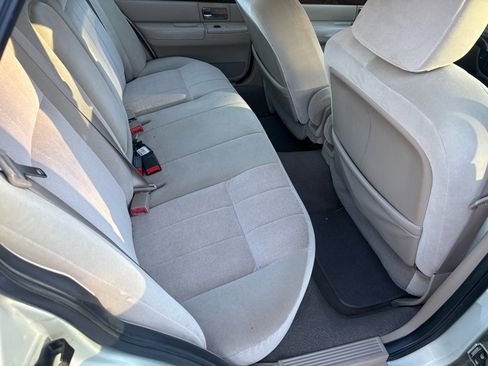 Used 2005 Mercury Grand Marquis GS image 11