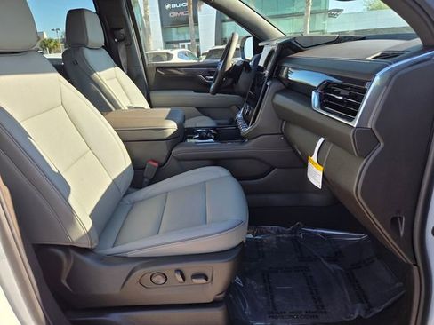 New 2026 GMC Yukon Elevation image 16