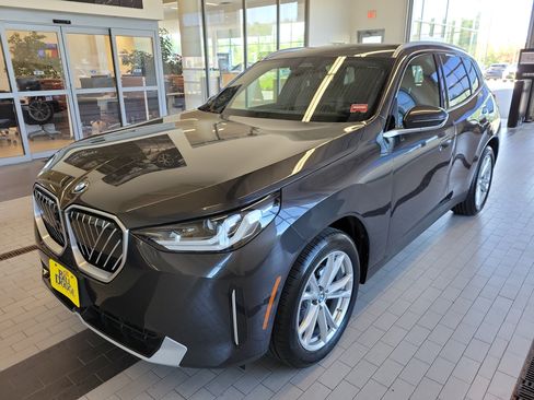 Used 2025 BMW X3 xDrive30i AWD/4WD image 1