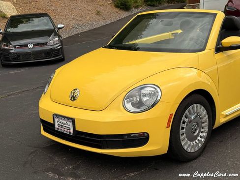 Used 2015 Volkswagen Beetle 1.8T FWD image 35