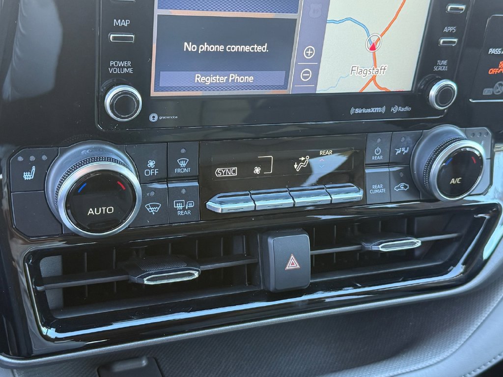 Certified 2022 Toyota Highlander XLE AWD/4WD image 38