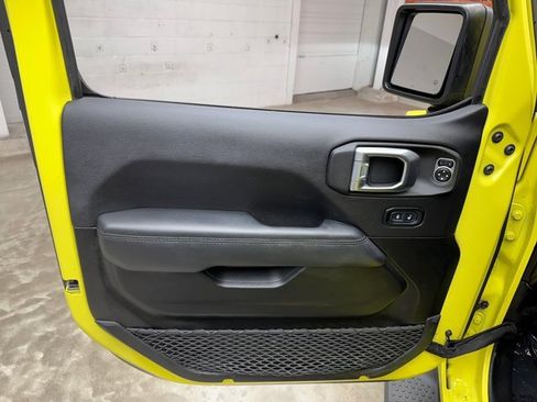 Used 2022 Jeep Wrangler Unlimited Sahara image 10