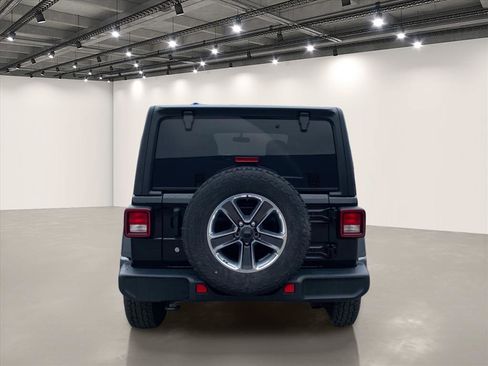Used 2020 Jeep Wrangler Unlimited Sahara w/ Cold Weather Group AWD/4WD image 6