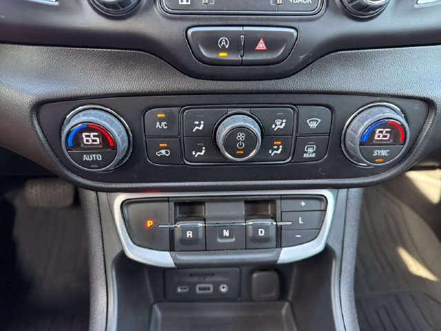 Used 2023 GMC Terrain SLT w/ Infotainment Package II FWD image 14