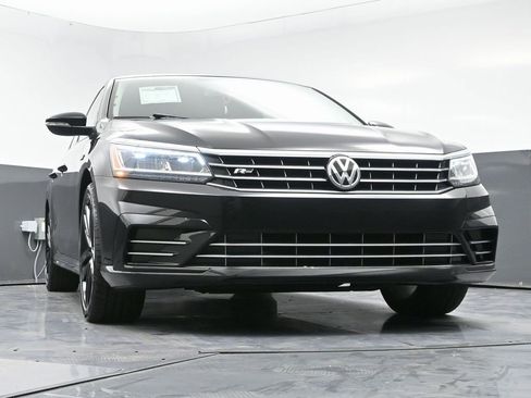 Used 2018 Volkswagen Passat 2.0T S image 46