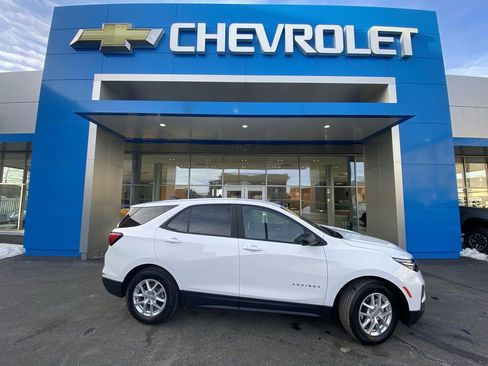 Certified 2024 Chevrolet Equinox LS w/ LS Convenience Package image 1