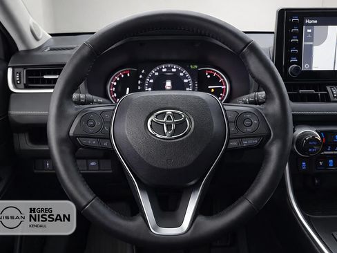 Used 2019 Toyota RAV4 Limited w/ Cold Weather Package FWD image 8