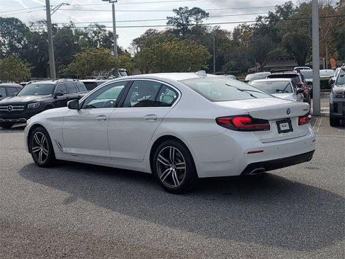 Used 2023 BMW 530i w/ Premium Package image 7