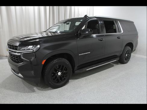 Certified 2022 Chevrolet Suburban LS AWD/4WD image 3