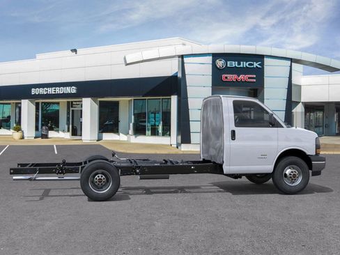 New 2025 GMC Savana 3500 w/ Power Convenience Package image 5