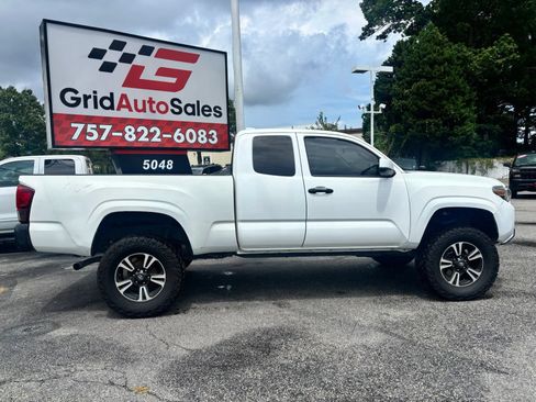 Used 2020 Toyota Tacoma SR RWD image 2