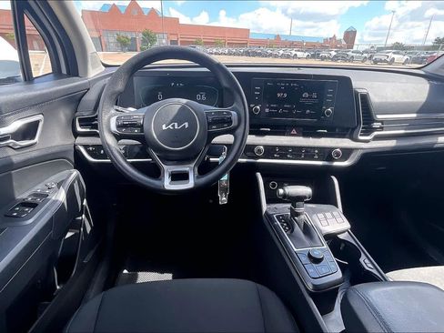 Certified 2025 Kia Sportage LX image 14