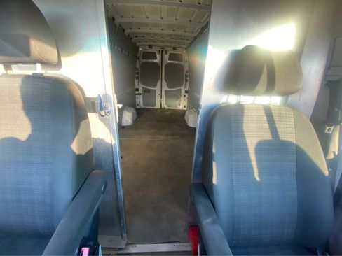 Used 2015 Freightliner Sprinter 2500 image 12