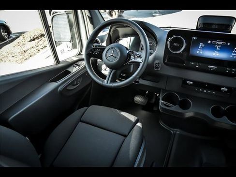 New 2025 Mercedes-Benz Sprinter 2500 image 6