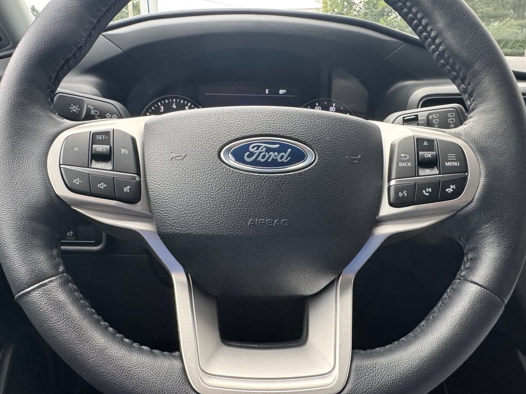 Used 2024 Ford Explorer XLT w/ Equipment Group 202A AWD/4WD image 26
