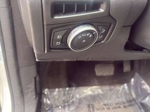 Used 2018 Ford Focus Titanium FWD image 30
