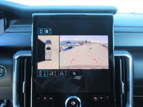 Used 2025 GMC Acadia Elevation image 23