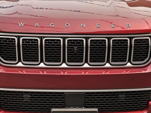 Certified 2022 Jeep Wagoneer Series III w/ Premium Group I AWD/4WD image 9