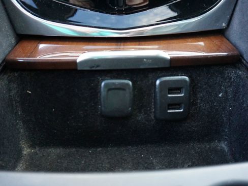 Used 2017 Cadillac Escalade Premium Luxury image 36