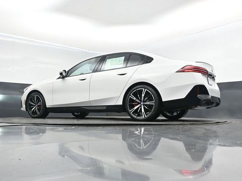 New 2026 BMW 530i 530i w/ M Sport Package image 40