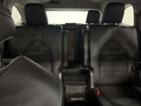 Used 2022 Toyota Highlander XLE AWD/4WD image 36
