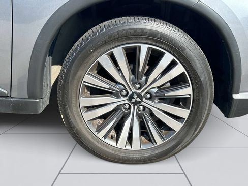 Used 2020 Mitsubishi Outlander ES AWD/4WD image 15
