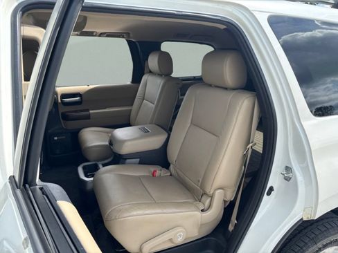 Used 2016 Toyota Sequoia Platinum RWD image 24